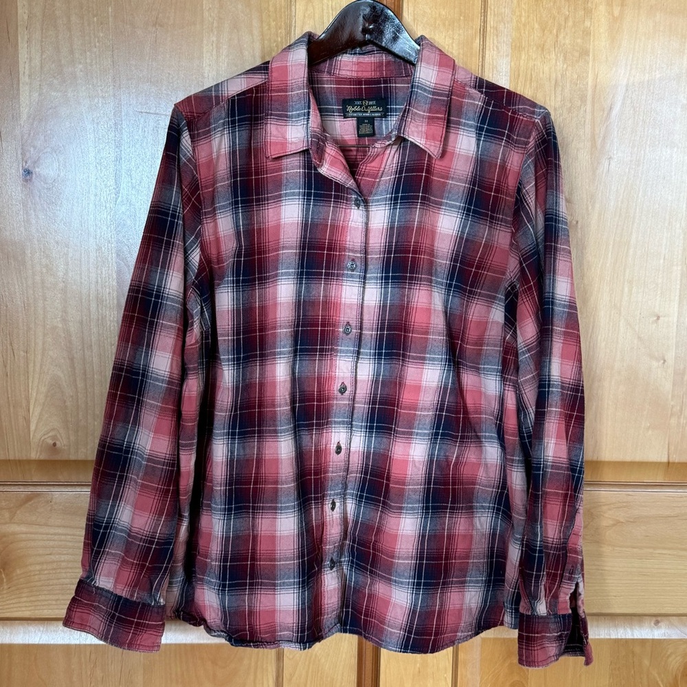 Noble Outfitters Flannel Shirt. Salmon Pink/Navy Blue. Size 3X. Worn Once!
